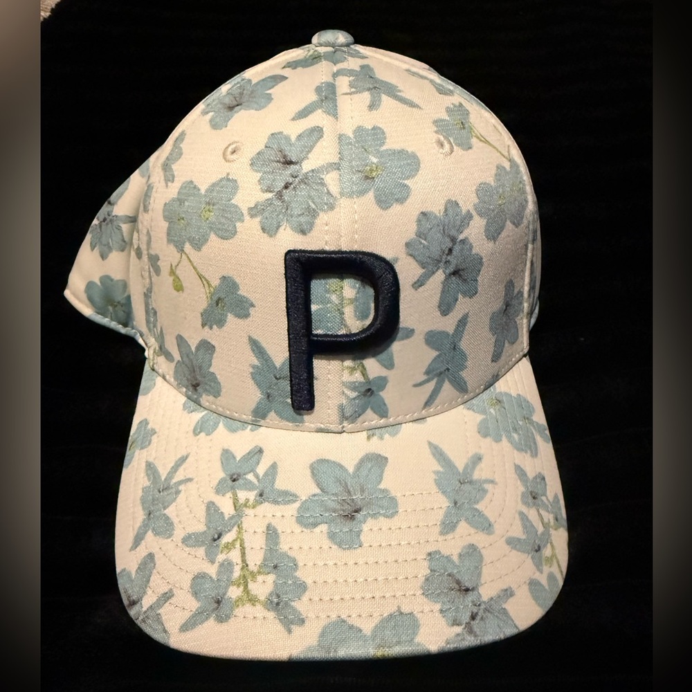 I am selling a brand new unisex, puma golf hat